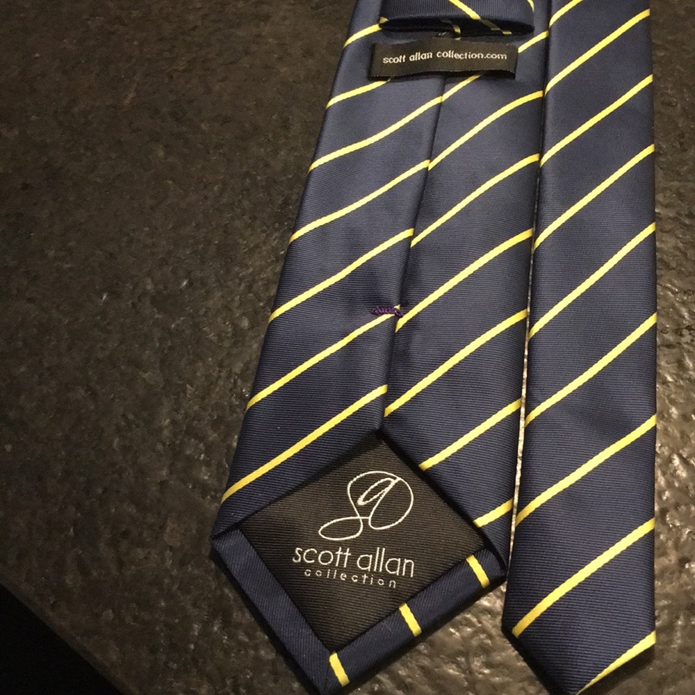 Men’s tie - Picture 2 of 3